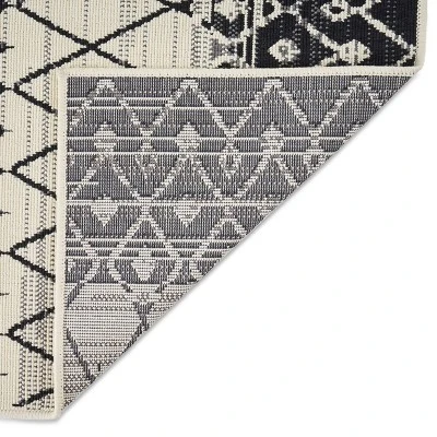 Dorvall Indoor/Outdoor Rug- Christopher Knight Home 2 Dorvall Indoor/Outdoor Rug- Christopher Knight Home - Image 2